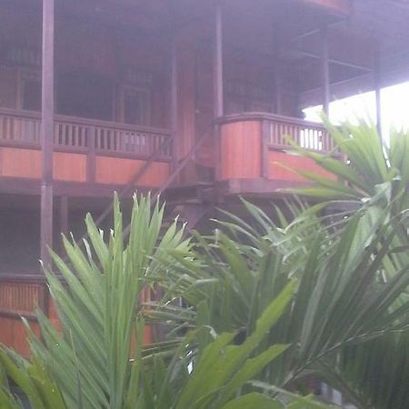 Sunset Guest House & Bar Bunaken Eksteriør billede