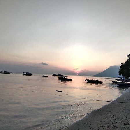 Sunset Guest House & Bar Bunaken Eksteriør billede