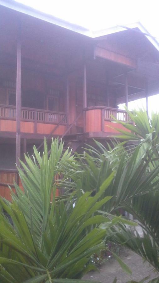 Sunset Guest House & Bar Bunaken Eksteriør billede
