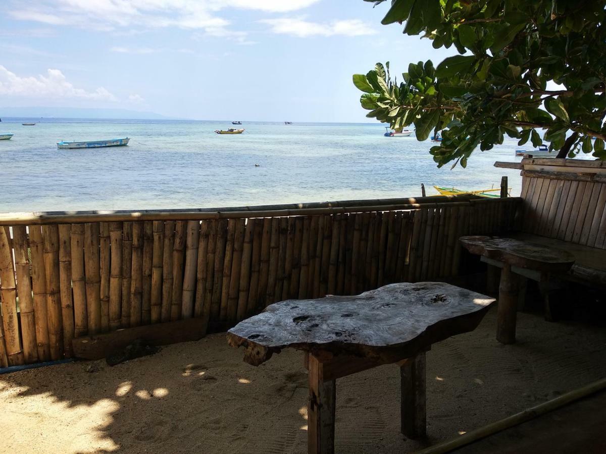 Sunset Guest House & Bar Bunaken Eksteriør billede