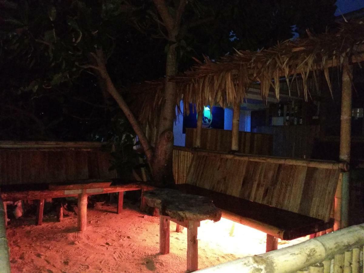 Sunset Guest House & Bar Bunaken Eksteriør billede