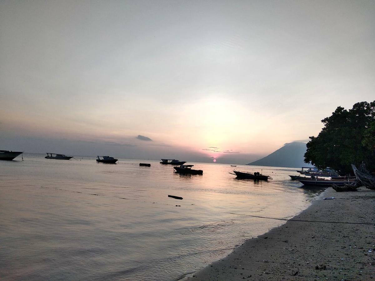 Sunset Guest House & Bar Bunaken Eksteriør billede